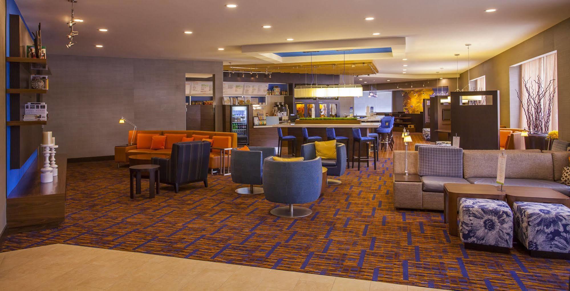 Courtyard By Marriott Charlotte Airport Loso Exterior photo