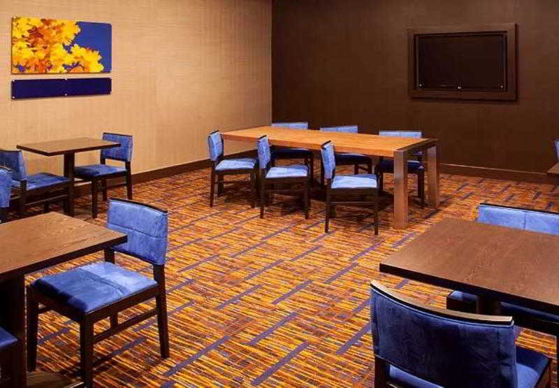 Courtyard By Marriott Charlotte Airport Loso Exterior photo